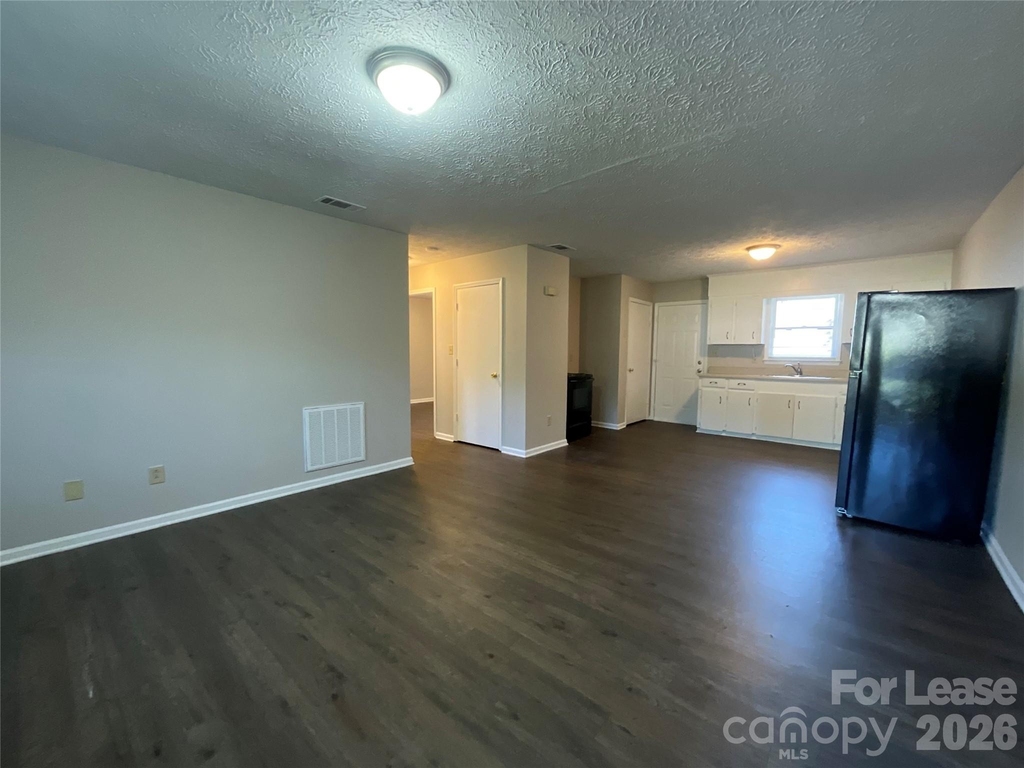 322 E Sumter Street - Photo 2