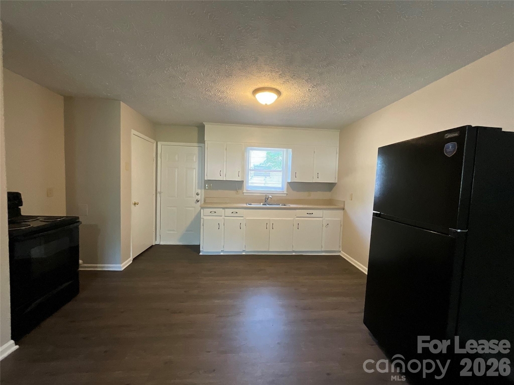 322 E Sumter Street - Photo 5