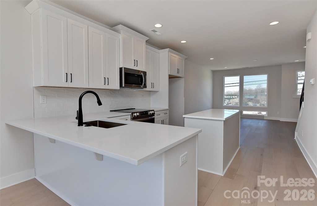 2204 Northend Drive - Photo 3
