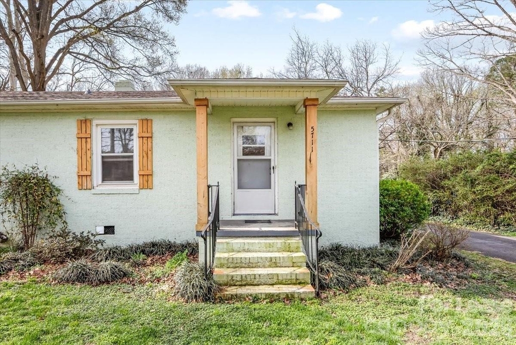 5711 Oak Drive - Photo 3
