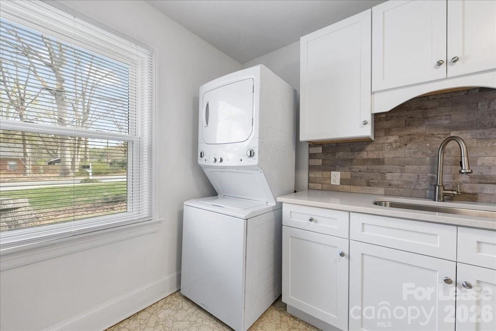 5711 Oak Drive - Photo 9