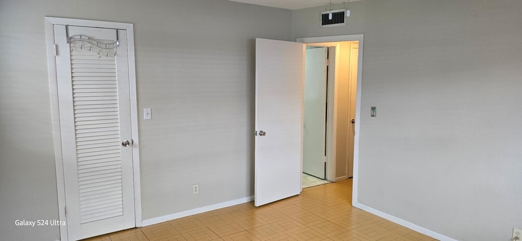 1621 Nw 46th Avenue - Photo 10