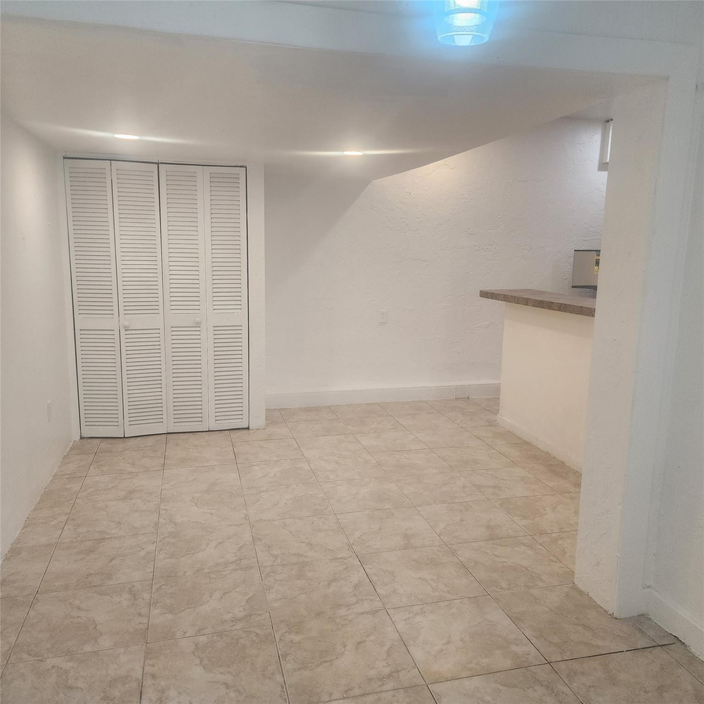 7800 Sw 9th Street - Photo 0