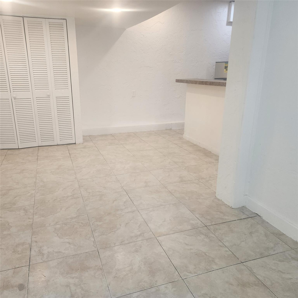 7800 Sw 9th Street - Photo 1