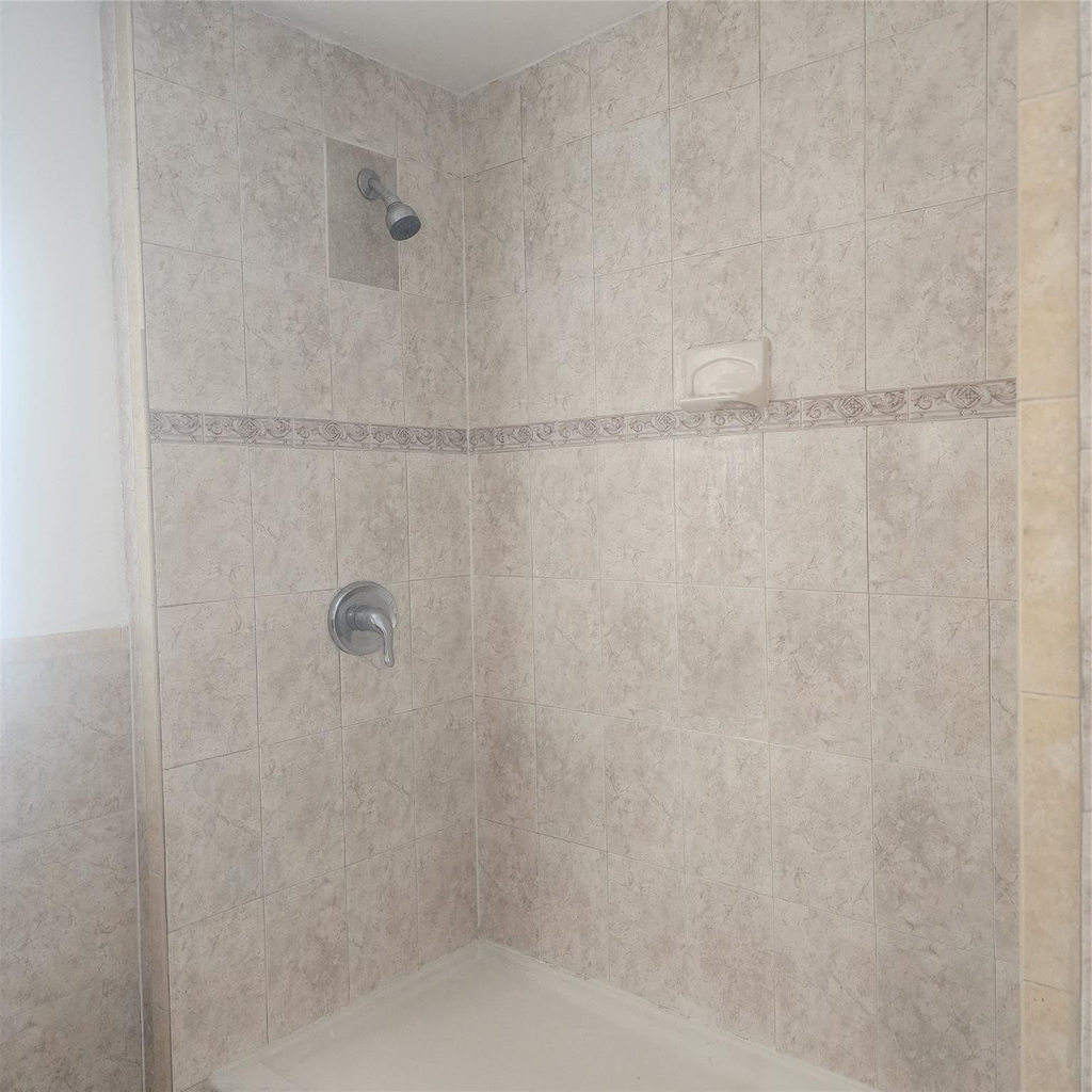 7800 Sw 9th Street - Photo 9