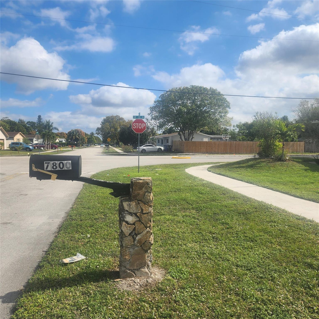 7800 Sw 9th Street - Photo 19