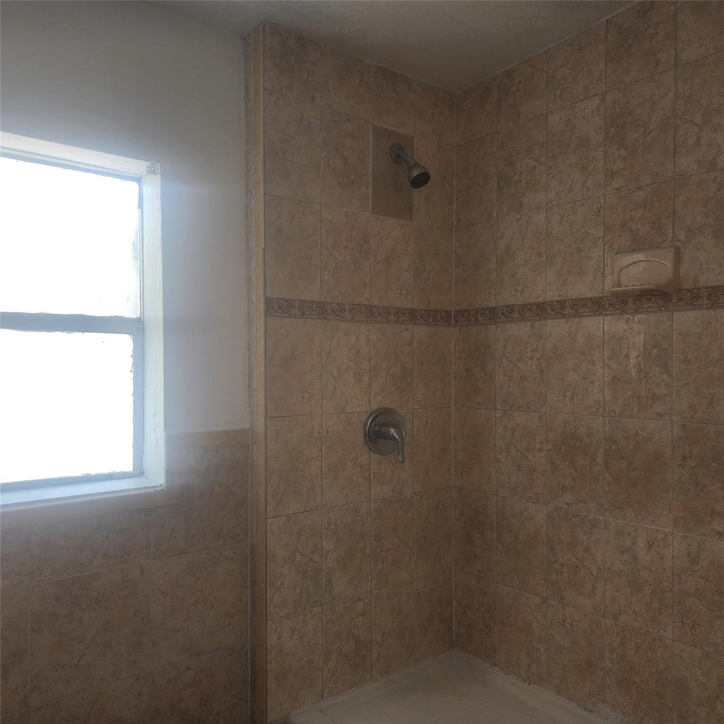 7800 Sw 9th Street - Photo 8
