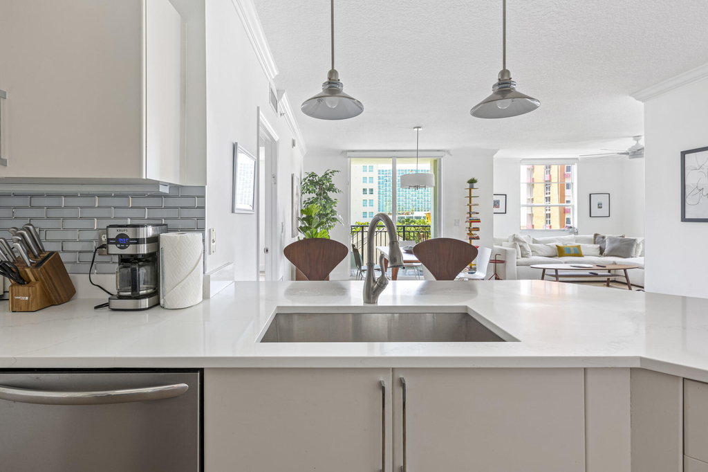 600 S Dixie Highway - Photo 15