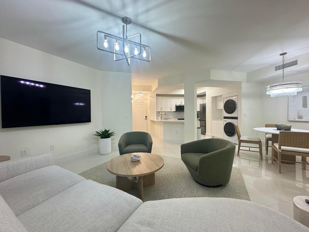 630 S Sapodilla Avenue - Photo 1