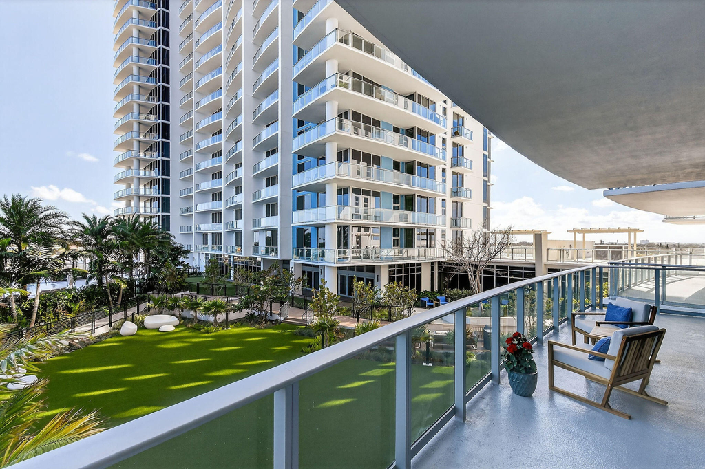 220 Lake Shore Drive - Photo 10