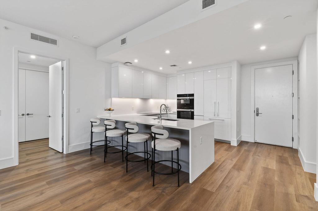 220 Lake Shore Drive - Photo 5