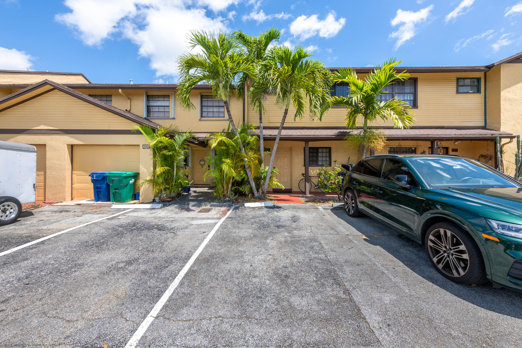 1129 Ne 210th Terrace - Photo 3