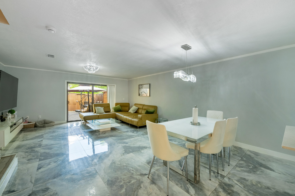 1129 Ne 210th Terrace - Photo 5