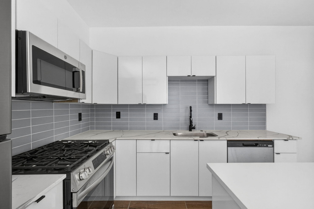 324 20th Street - Photo 7