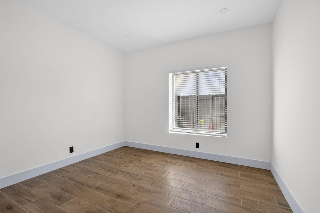 324 20th Street - Photo 9