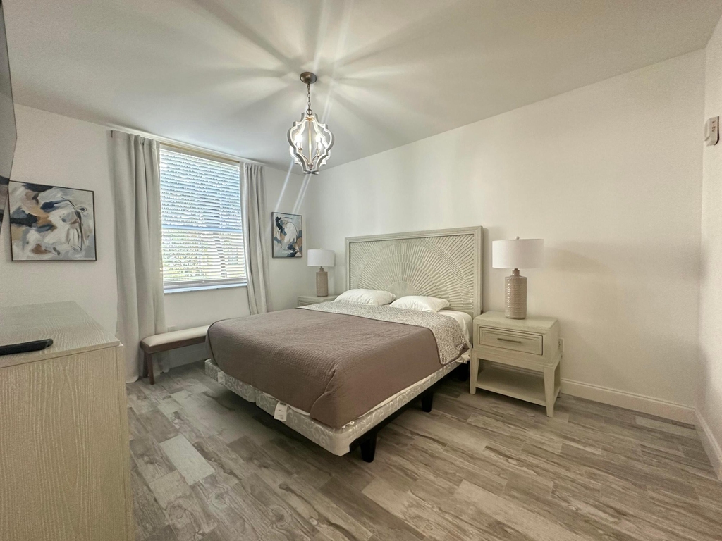 630 S Sapodilla Avenue - Photo 1