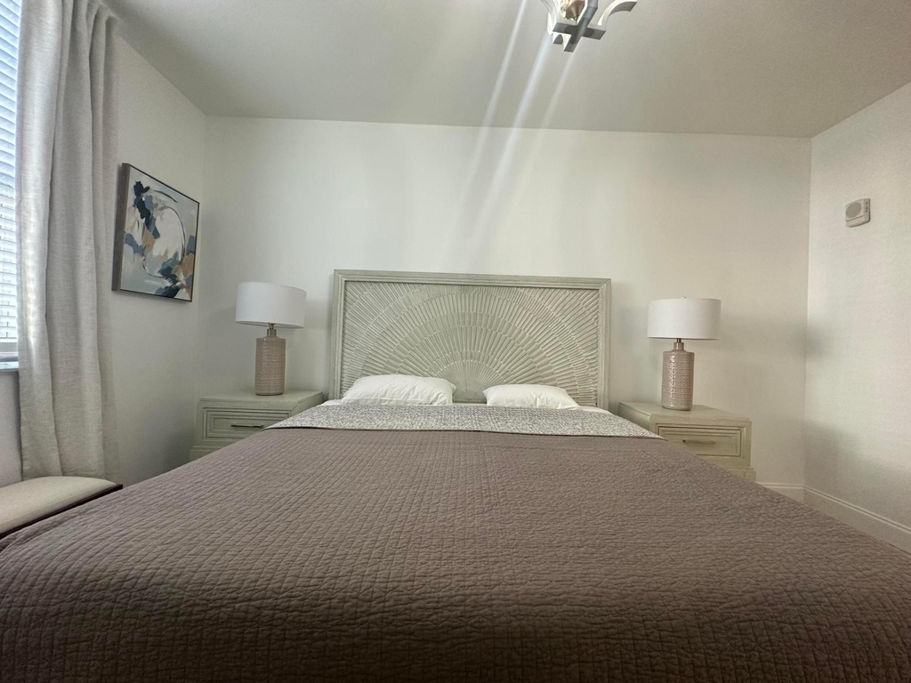 630 S Sapodilla Avenue - Photo 2