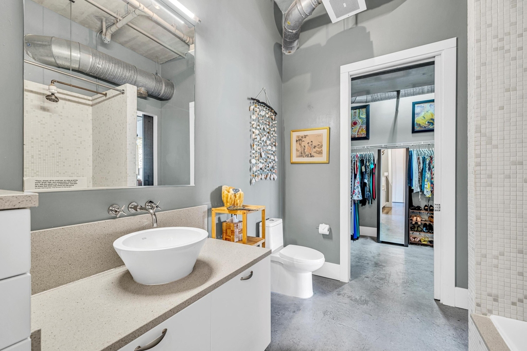 425 N Andrews Avenue - Photo 3