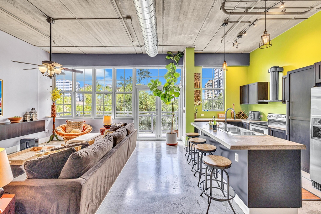 425 N Andrews Avenue - Photo 4