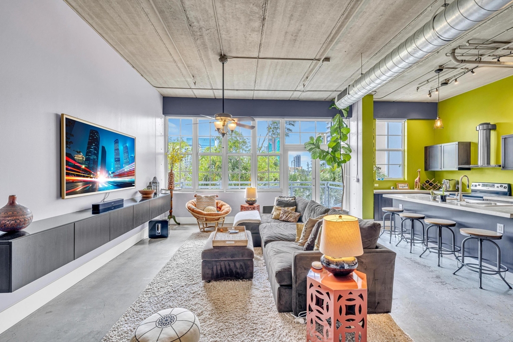 425 N Andrews Avenue - Photo 10
