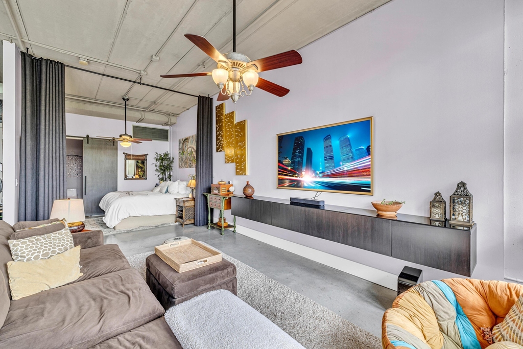 425 N Andrews Avenue - Photo 11