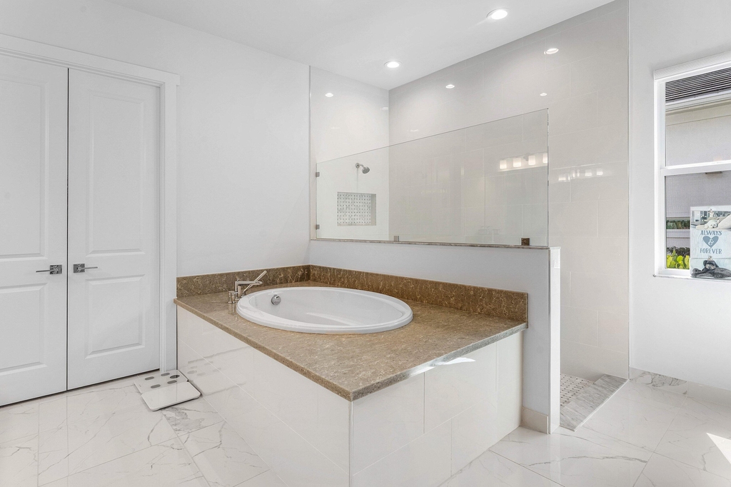9256 Crestview Circle - Photo 19