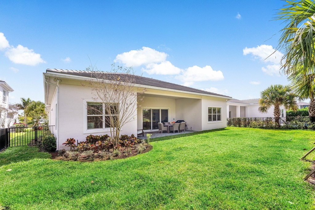 9256 Crestview Circle - Photo 32