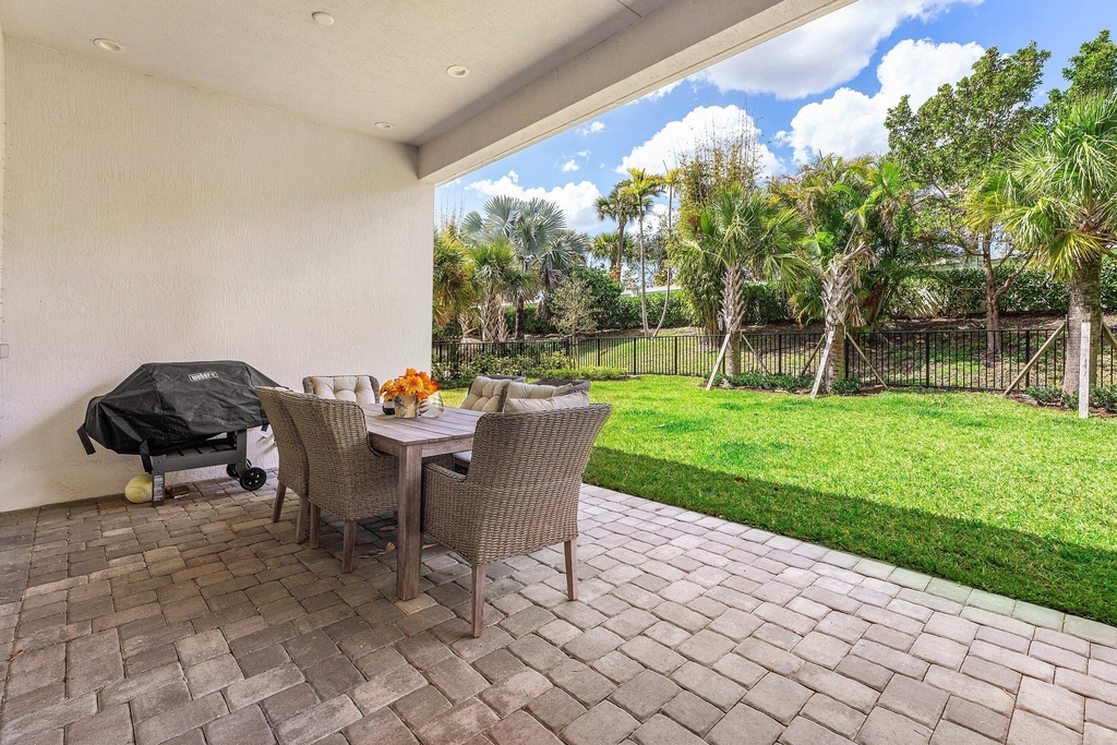 9256 Crestview Circle - Photo 33