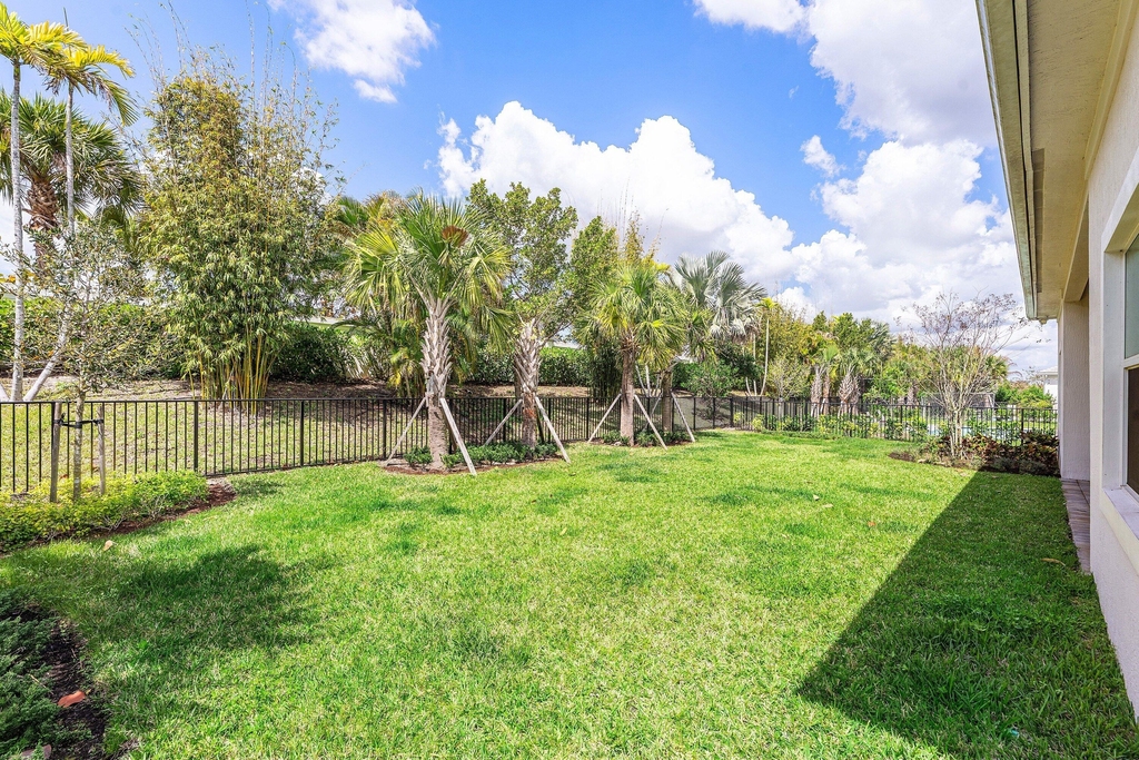 9256 Crestview Circle - Photo 27