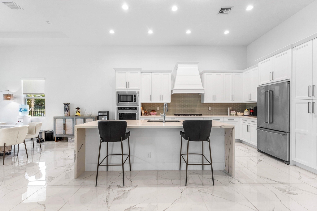 9256 Crestview Circle - Photo 10