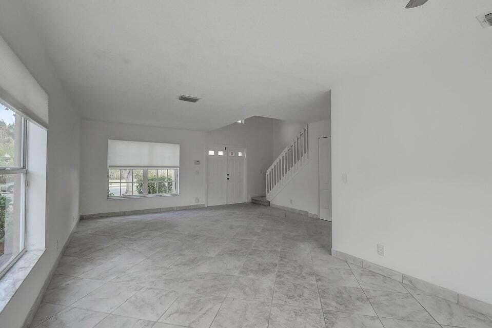 10758 Lake Jasmine Drive - Photo 8