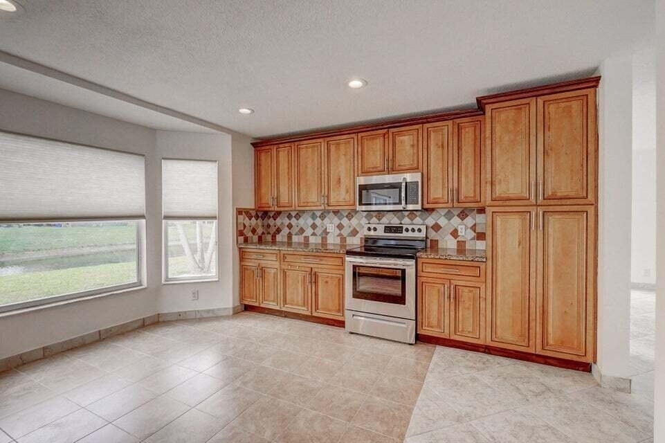 10758 Lake Jasmine Drive - Photo 4