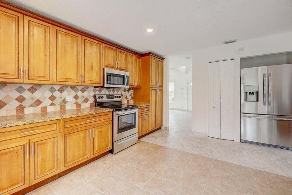 10758 Lake Jasmine Drive - Photo 5