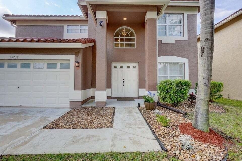 10758 Lake Jasmine Drive - Photo 1