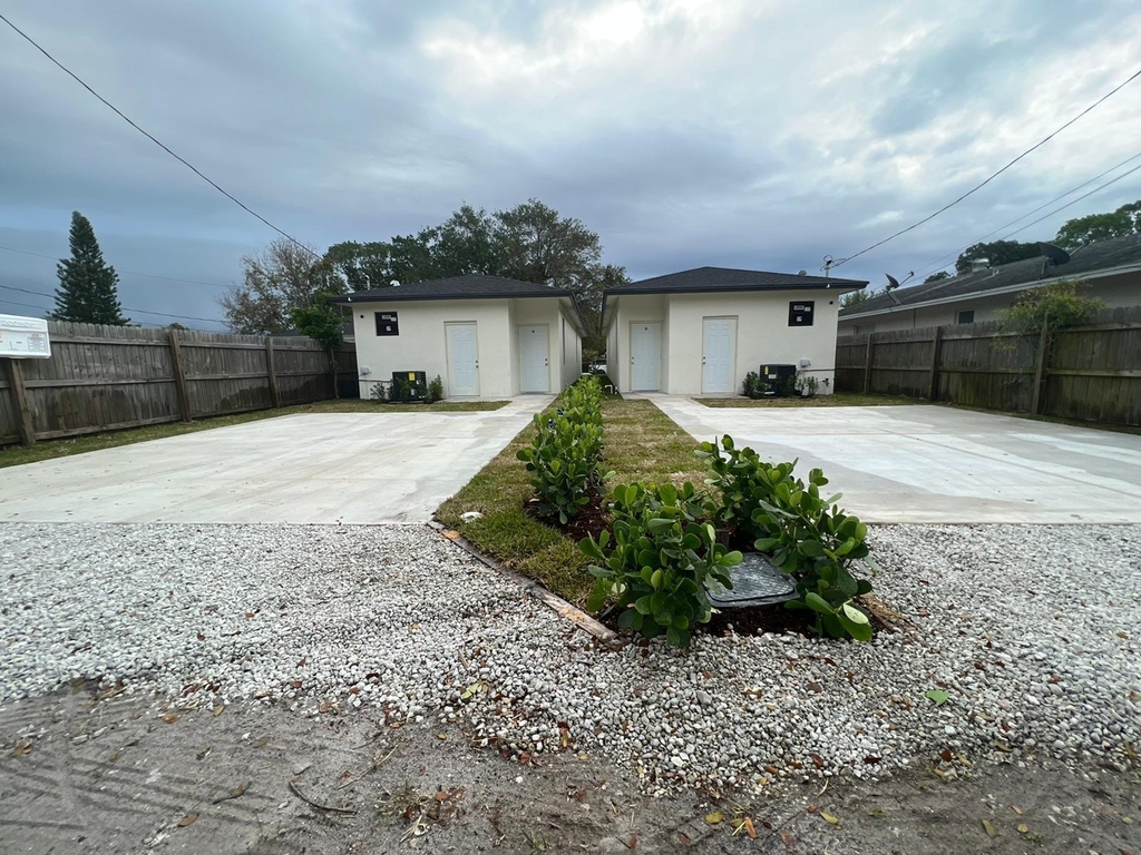 227 N E Street - Photo 27