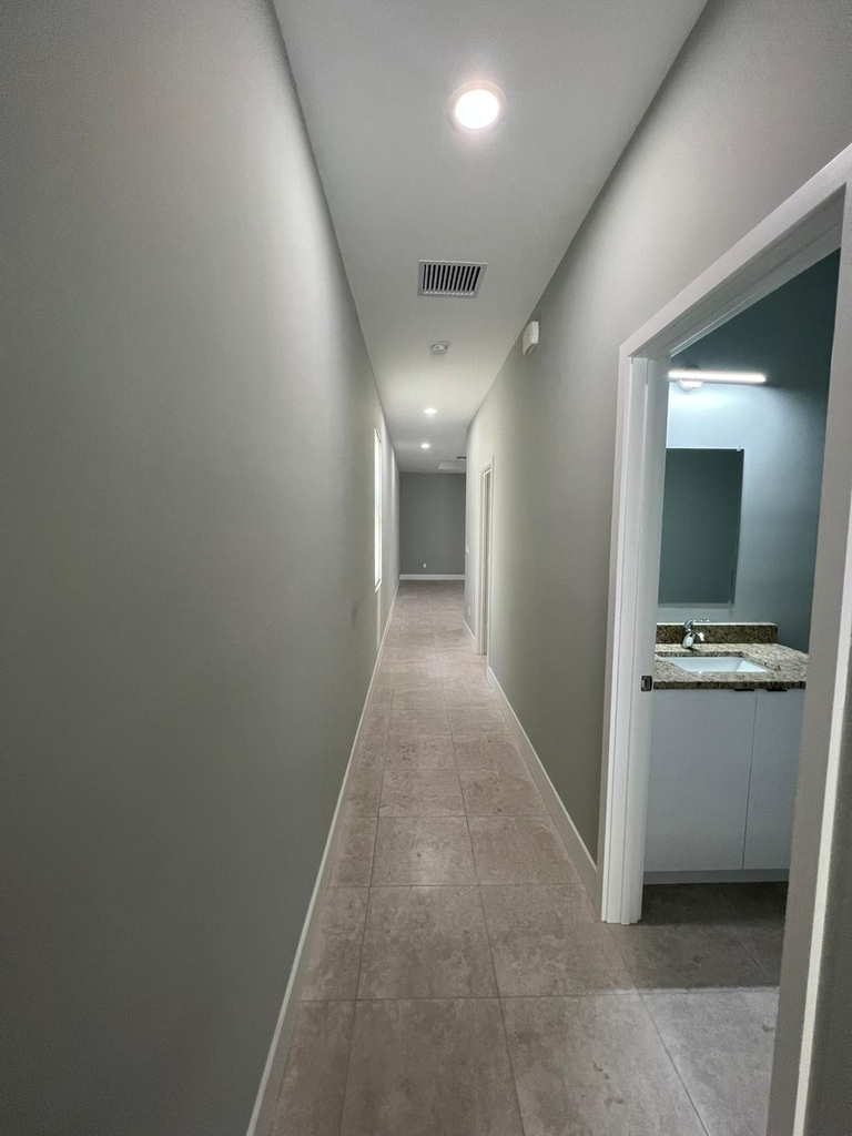 227 N E Street - Photo 17