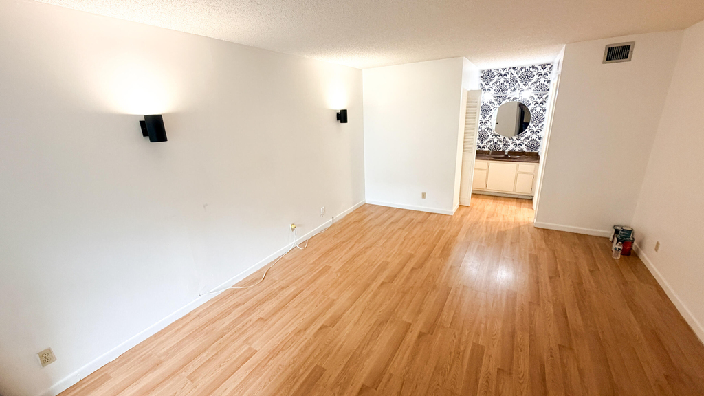6475 W Oakland Park Boulevard - Photo 6