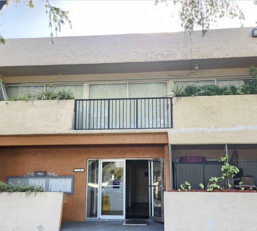 488 Ne 18th Avenue - Photo 0
