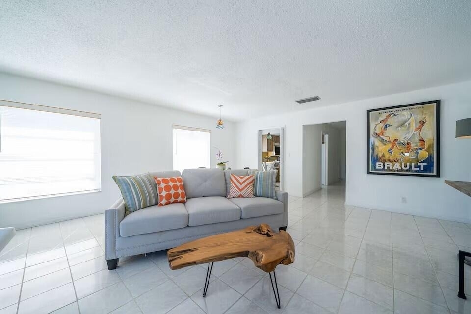 6 Lucerne Avenue - Photo 3