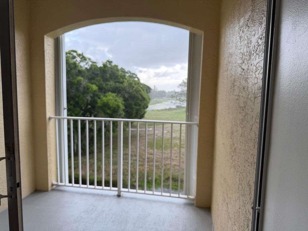 2080 Greenview Shores Boulevard - Photo 13