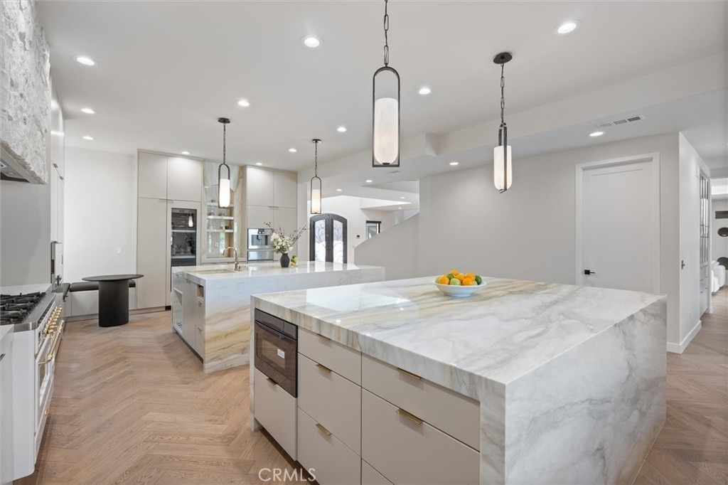 17437 Oak Creek Court - Photo 6