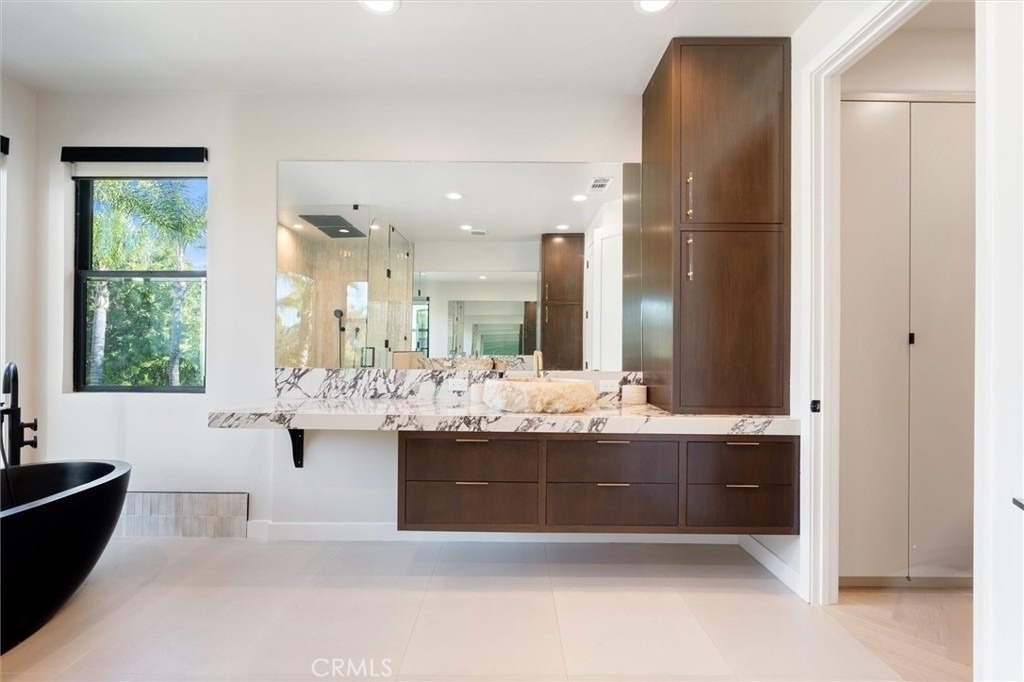 17437 Oak Creek Court - Photo 39