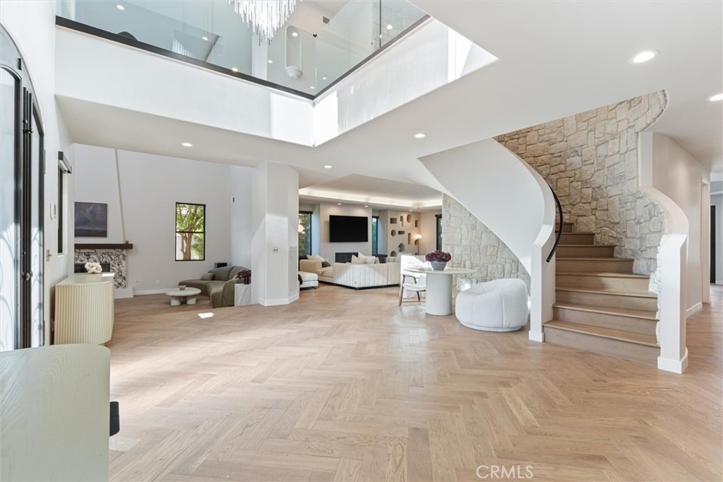 17437 Oak Creek Court - Photo 2