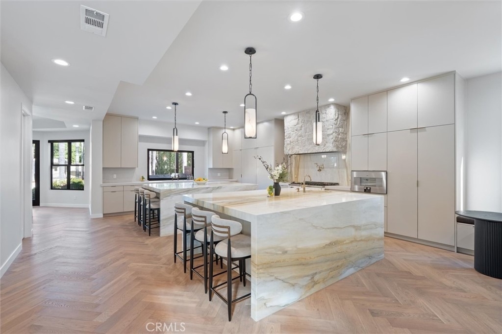 17437 Oak Creek Court - Photo 4