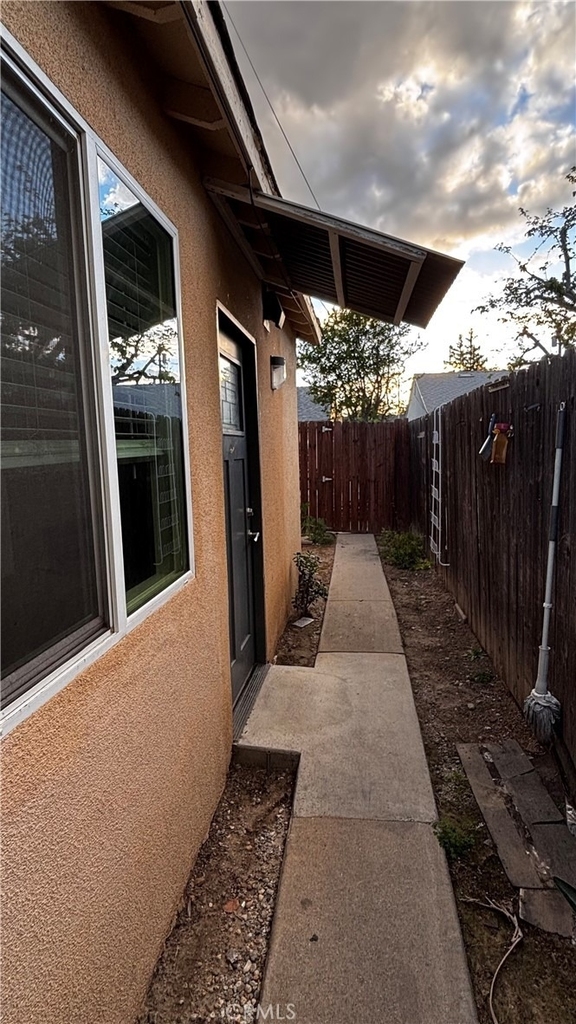 7922 Lindley - Photo 1