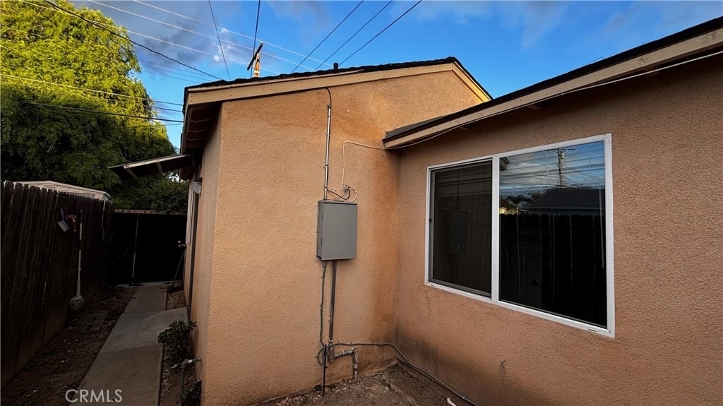 7922 Lindley - Photo 0