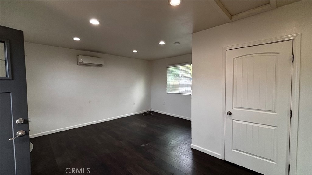 7922 Lindley - Photo 5