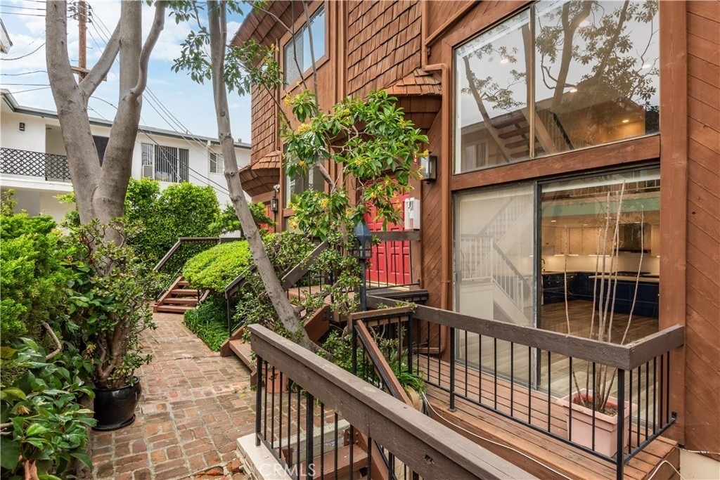 984 Granville - Photo 26