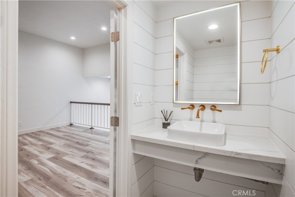 984 Granville - Photo 11