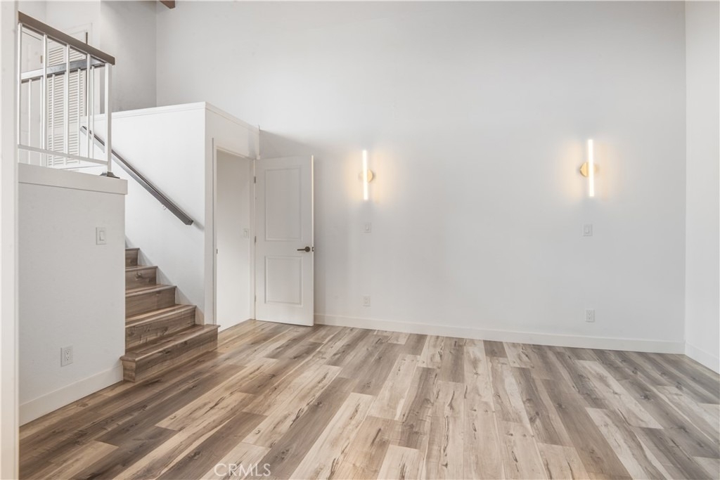 984 Granville - Photo 3